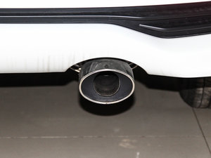 2015款1.8L 自动舒适版 排气管