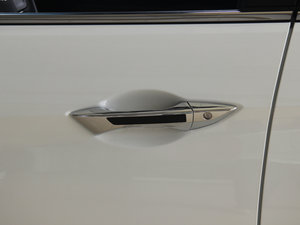 2015款1.8L 自动豪华版 主驾门拉手