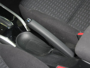 2015款1.8L 自动豪华版 驻车制动器