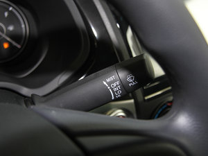2015款1.8L 自动豪华版 中控区