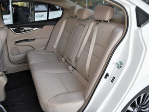 2015款1.8L 手动舒适版 后排座椅
