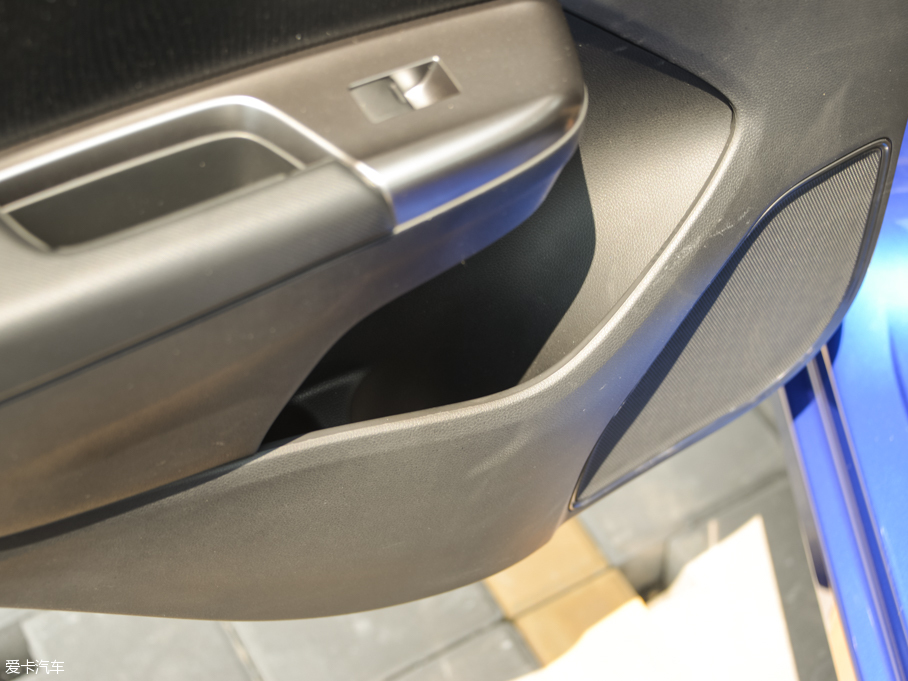 2015���h�� 1.5L CVT��Ş��