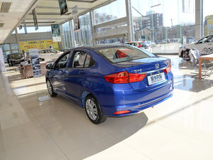 2015款1.5L CVT舒适版 左后45度