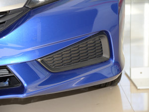 2015款1.5L CVT舒适版 前雾灯