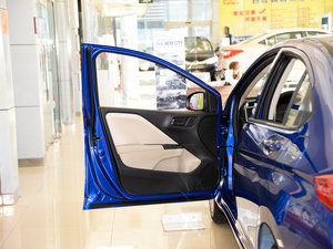 2015款1.5L CVT舒适版 驾驶位车门