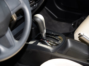 2015款1.5L CVT舒适版 换挡杆