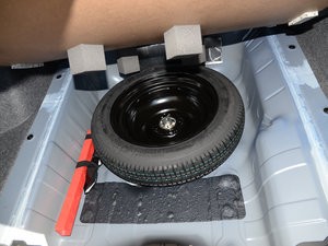 2015款1.5L CVT舒适版 备胎
