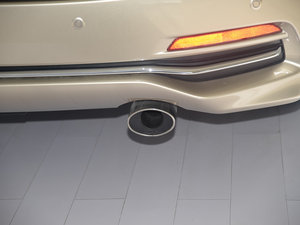 2016款1.8L CVT旗舰版 排气管