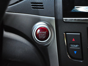 2016款1.8L CVT领先版 中控区