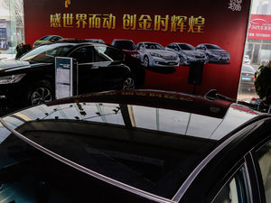 2016款1.8L 手动舒适版 车顶