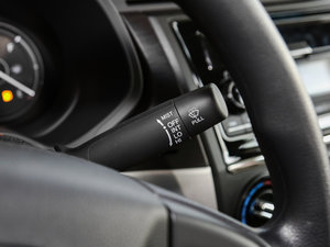 2016款1.8L 手动舒适版 中控区