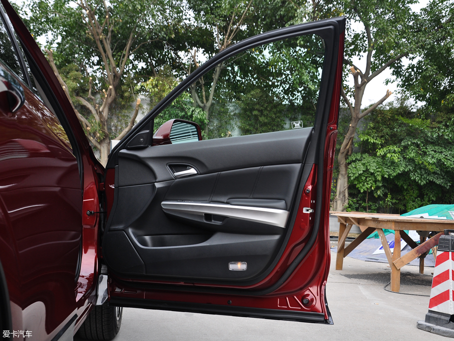 2016���Ԋ(sh��)�D 2.4L ���A��