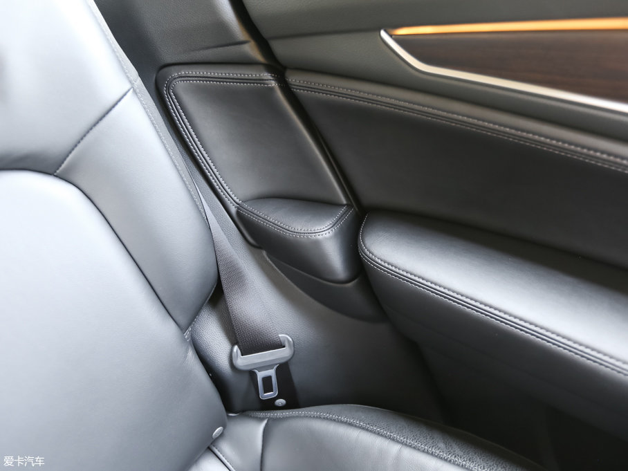 2017ڵ 240TURBO (q)Ӣ