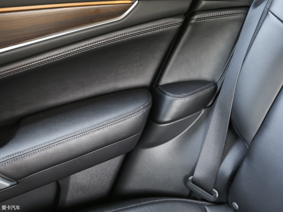 2017ڵ 240TURBO (q)Ӣ