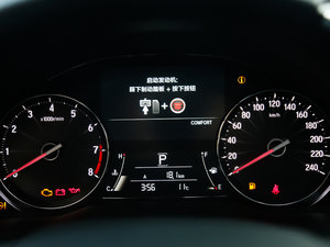 2017款370TURBO 四驱尊享版 中控区