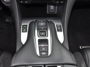 2017款370TURBO 四驱至尊版 换挡杆