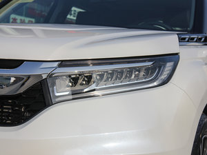 2017款370TURBO 两驱豪华版 大灯