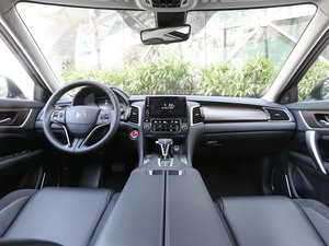 2017款240TURBO 两驱精英版 内饰全景