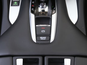 2017款240TURBO 两驱精英版 驻车制动器