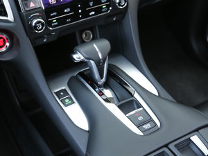 2017款240TURBO 两驱精英版 中控区
