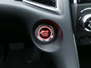 2017款240TURBO 两驱精英版 中控区