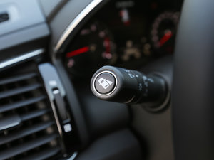 2017款240TURBO 两驱精英版 中控区