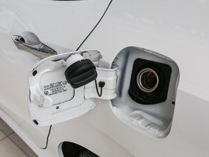 2017款1.8L CVT舒适特装版 油箱盖
