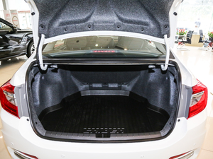 2017款1.8L CVT豪华特装版 行李厢空间