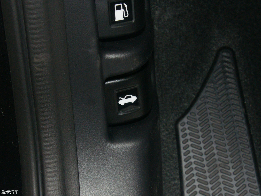 2018���_�� 1.5L CVT���(q��)�Ƽ���Ӣ��