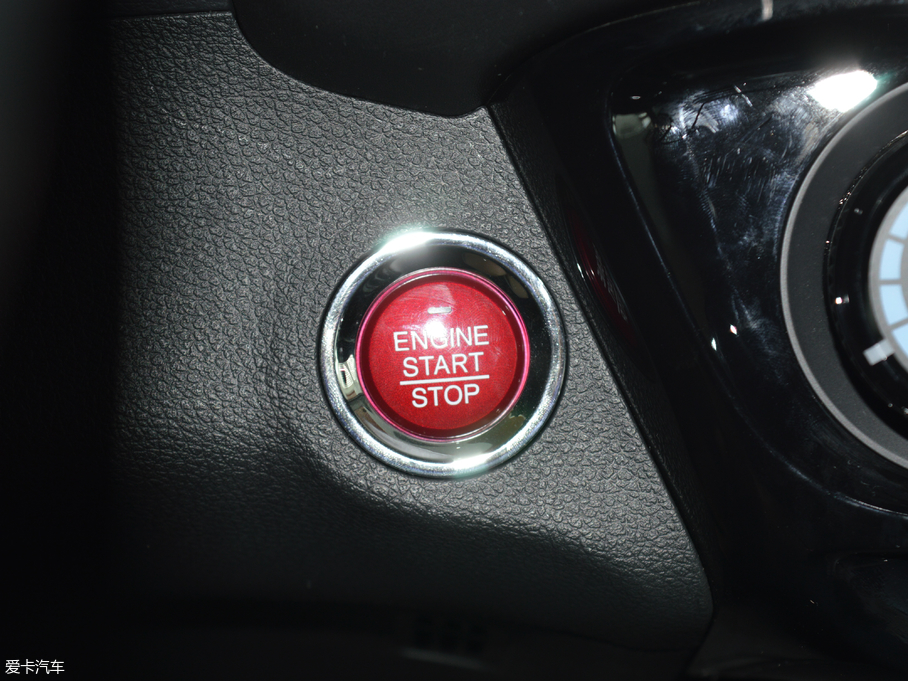 2018���_�� 1.5L CVT���(q��)�Ƽ���Ӣ��