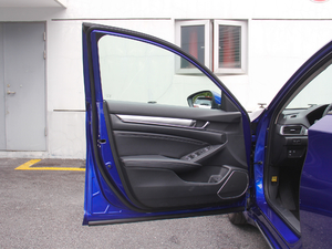 2018260TURBO A V {λ܇T