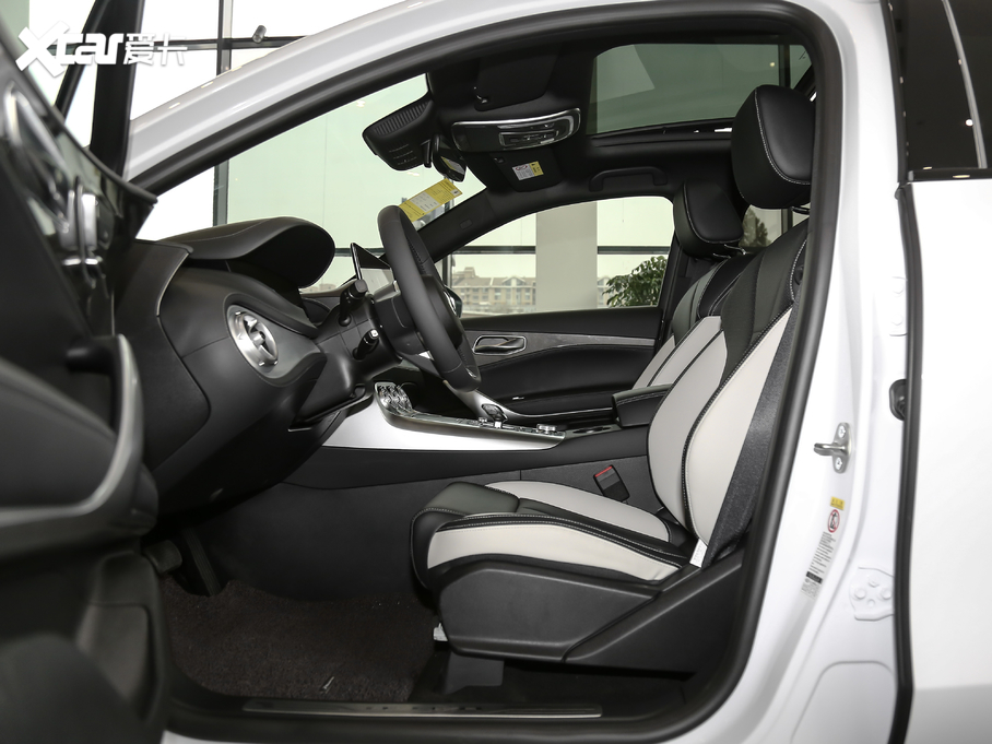 2020���v��X PHEV �\�Ӱ�