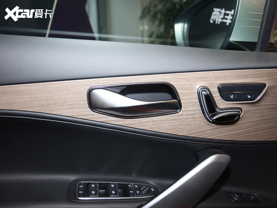 2020���v��X PHEV ��(j��ng)���