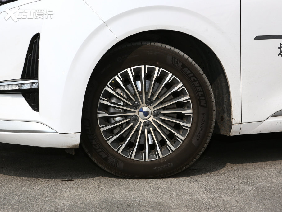 2022vD9 DM-i 970 (q)s