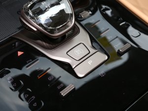 2022EV 600 (q)Ş п؅^(q)