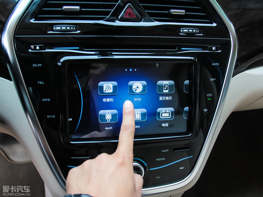 2014���v��400 ���F��