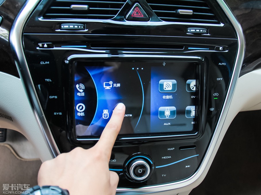 2014���v��400 ���F��