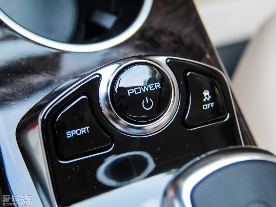 2014���v��400 ���F��