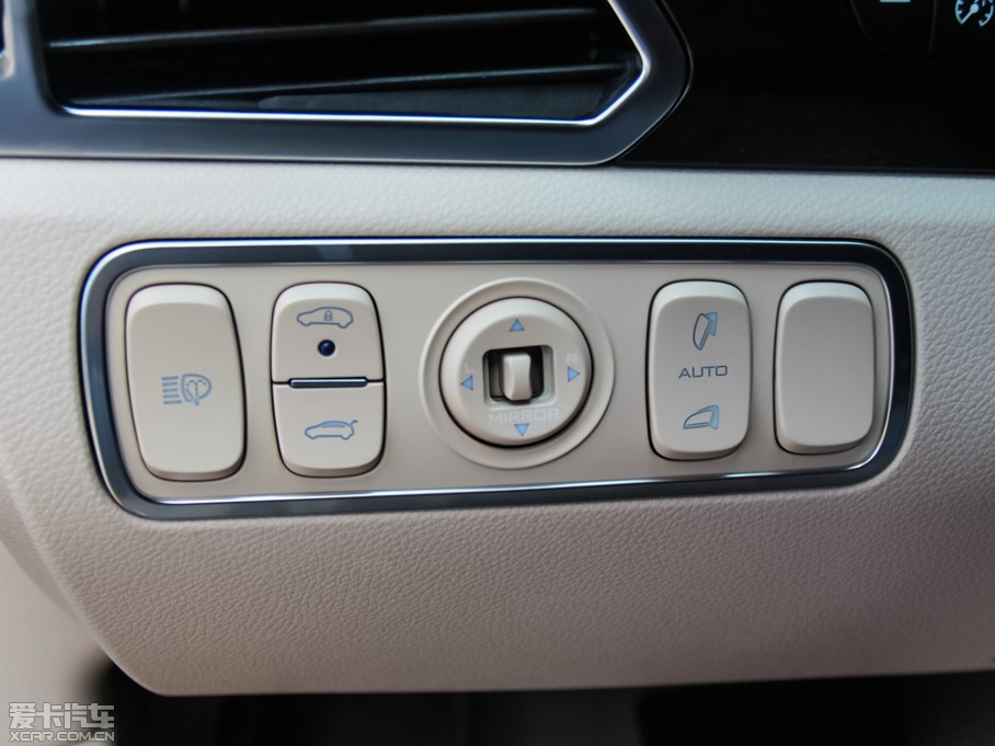 2014���v��400 ���F��