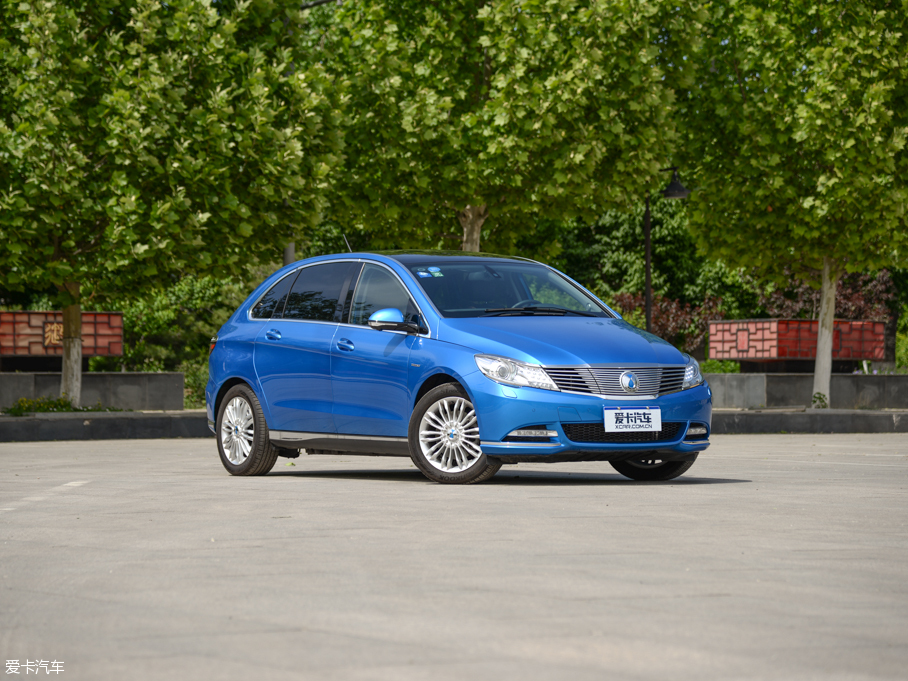 2014���v��400 ���F��