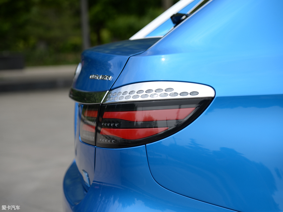 2014���v��400 ���F��