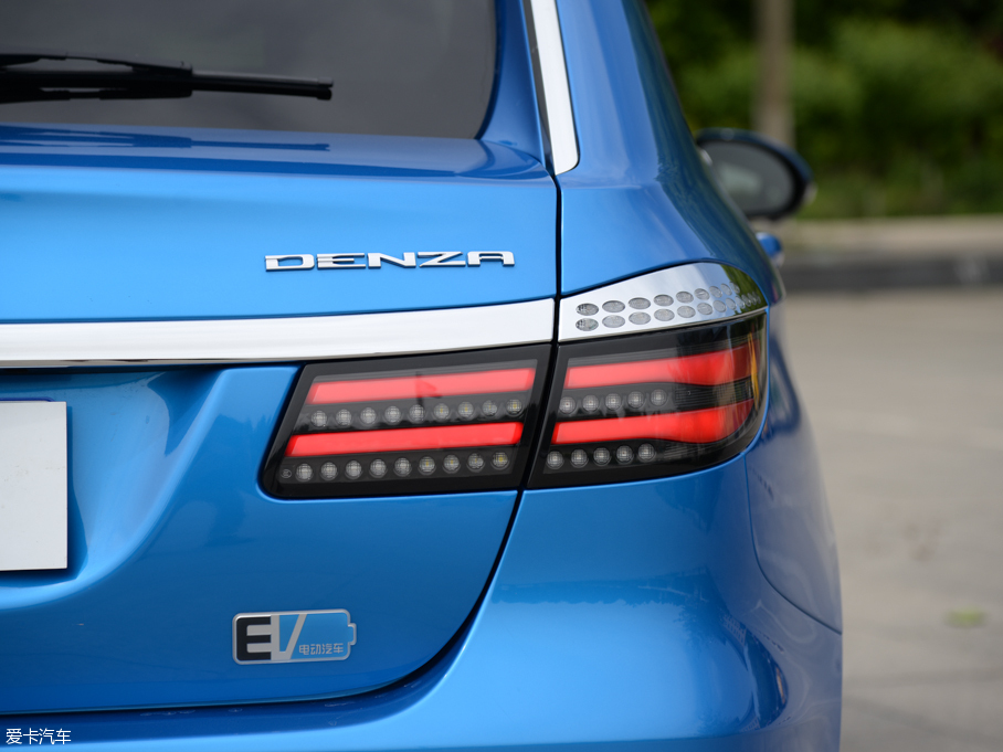 2014���v��400 ���F��