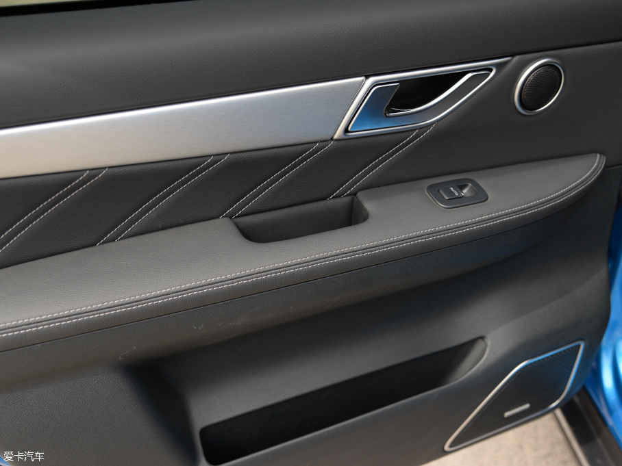 2014���v��400 ���F��