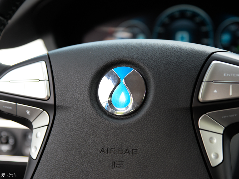 2014���v��400 ���F��