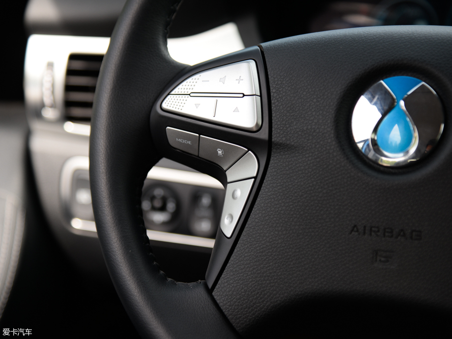 2014���v��400 ���F��