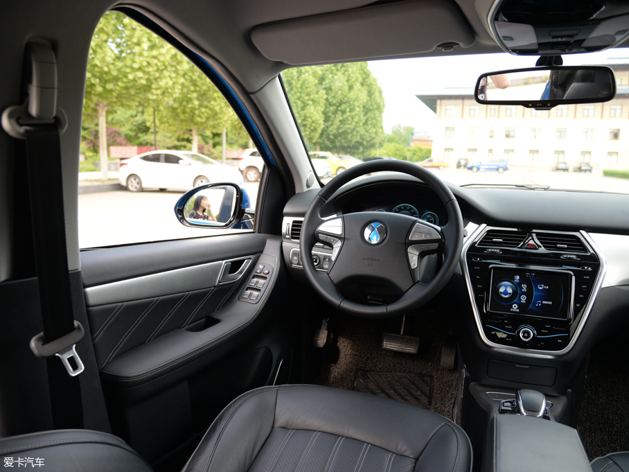 2014���v��400 ���F��