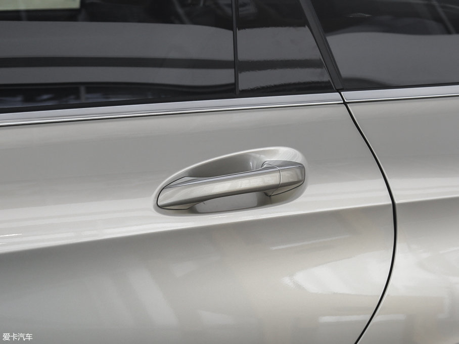 2017���v��400 400 ���F��