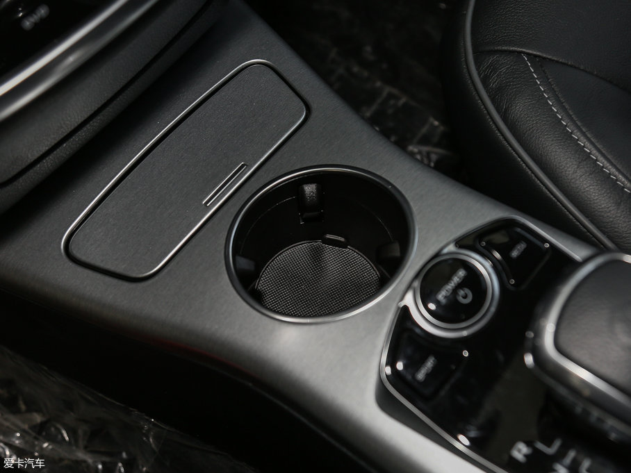 2017���v��400 400 ���F��