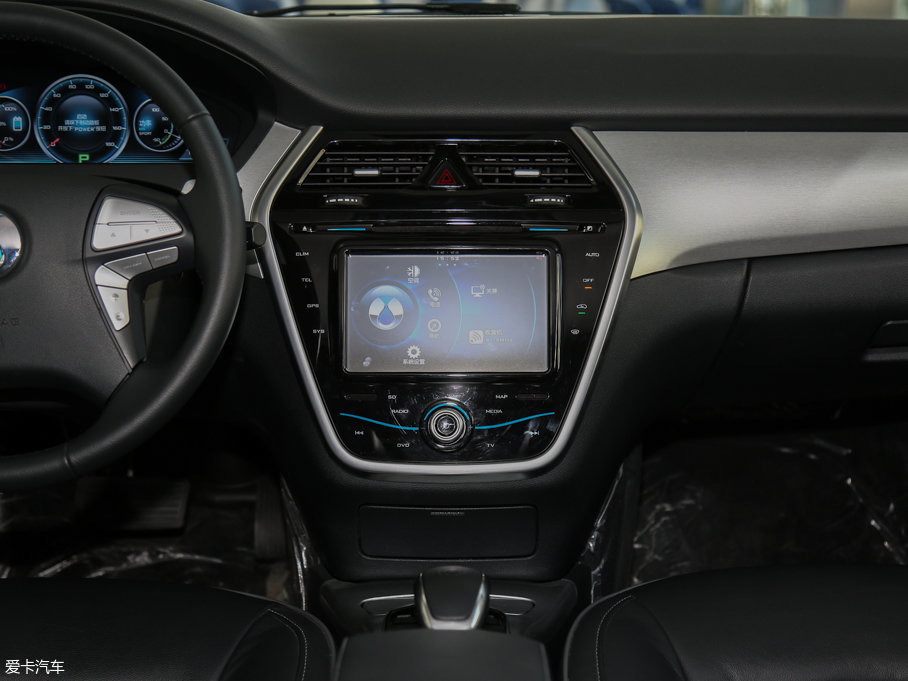 2017���v��400 400 ���F��