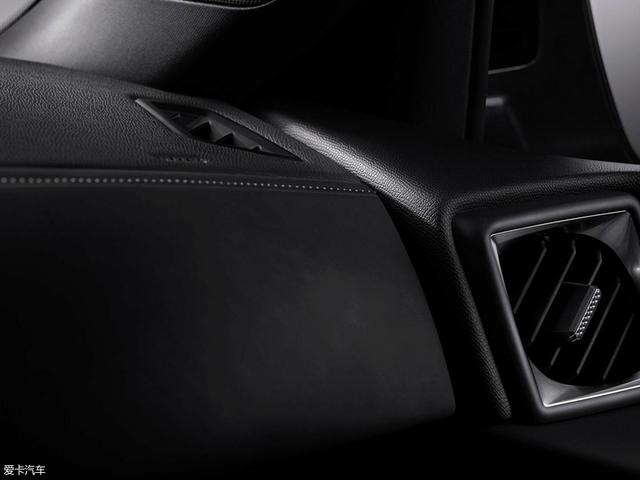 2019��DS 3 Crossback ������